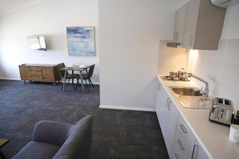 Eastend Studio Apartments - Darwin Holiday 7