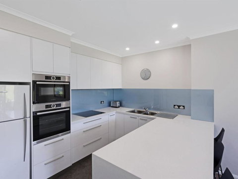 Mitchell Pde 2 / 1a Fathoms - Darwin Holiday 1