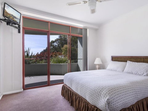 Mitchell Pde 2 / 1a Fathoms - Darwin Holiday 3