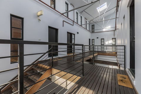 Fabulous Fitzroy Converted Warehouse - Darwin Holiday 7