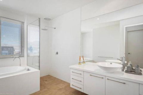 SEA NOOK Seconds From The Beach - Darwin Holiday 5