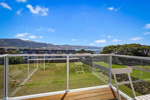 SEA NOOK Seconds From The Beach - Darwin Holiday 0