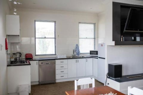 Five Bed Five Bath Five Star View 2 Mins To CBD Wentworth Estate - Darwin Holiday 6