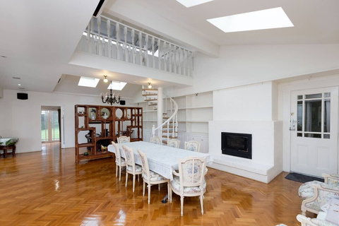 Classic 5 Beds Mt Dandenong Resort - Darwin Holiday 5