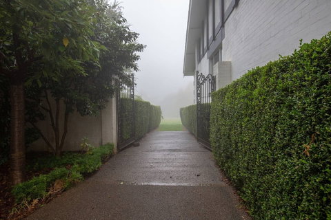 Classic 5 Beds Mt Dandenong Resort - Darwin Holiday 6