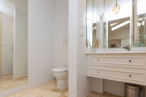 Classic 5 Beds Mt Dandenong Resort - Darwin Holiday 2