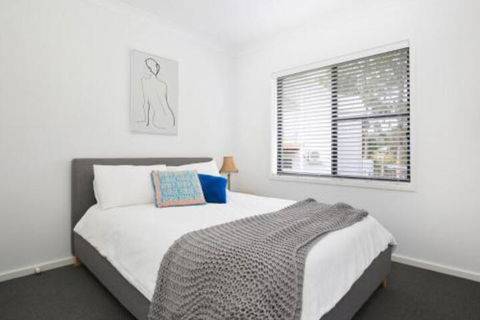 Rockwall Pet Friendly Fire Pit - Darwin Holiday 7