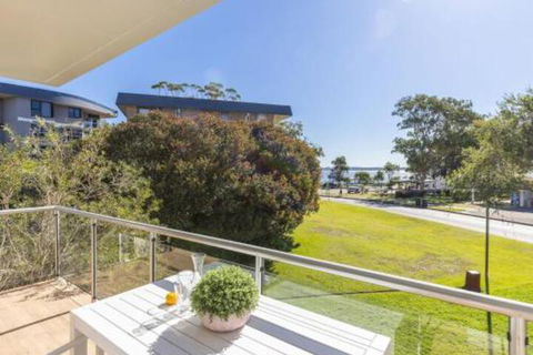 4 Villa Ellisa 10 Columbia Close Beautiful Unit With Beautiful Water Views At Little Beach - Darwin Holiday 0