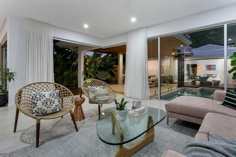 94 Northhouse Beachside Luxury In Palm Cove - Darwin Holiday 6