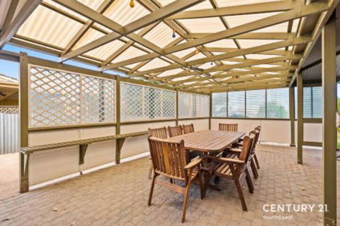 Reef & Vines Port Noarlunga - Darwin Holiday 3