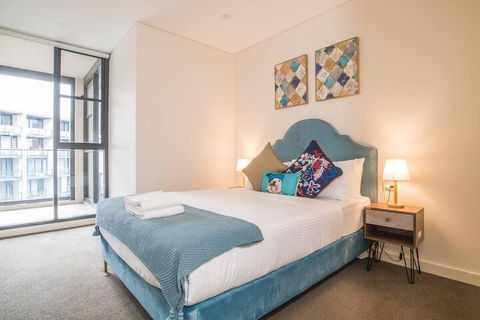 Bright & Modern! 2bed 2bath APT With Parking - Darwin Holiday 5