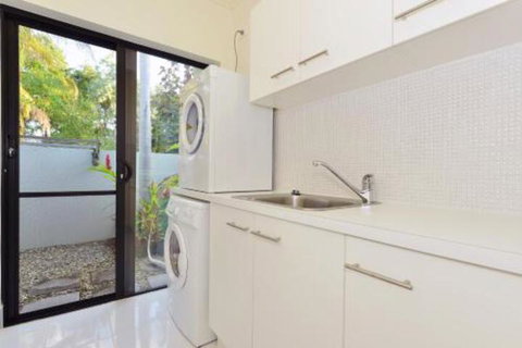 17 Cascade House Luxury Holiday Home - Darwin Holiday 4