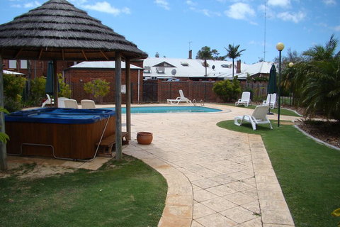 Dunsborough Central Motel - Darwin Holiday 2