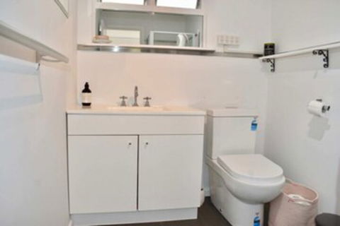 Charming 1BD Apartment In Leafy Green Hawthorn! - Darwin Holiday 0