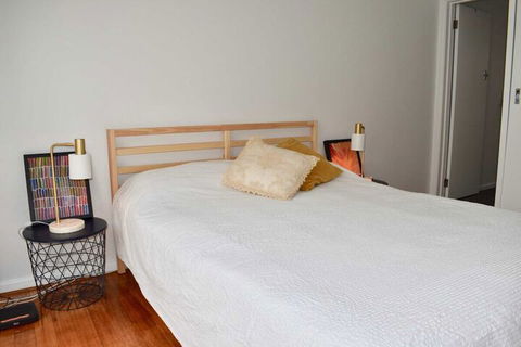 Charming 1BD Apartment In Leafy Green Hawthorn! - Darwin Holiday 6