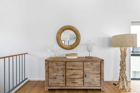 Stunning Beach Front Villa At Castaway Cove - Darwin Holiday 7