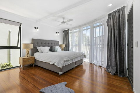 Stunning Beach Front Villa At Castaway Cove - Darwin Holiday 6