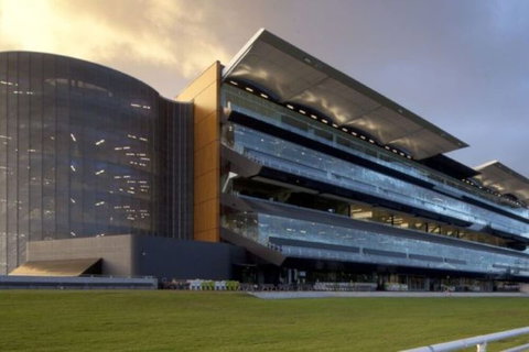 Rustic Hardwood 2 Bedroom Apartment In Randwick - Darwin Holiday 0