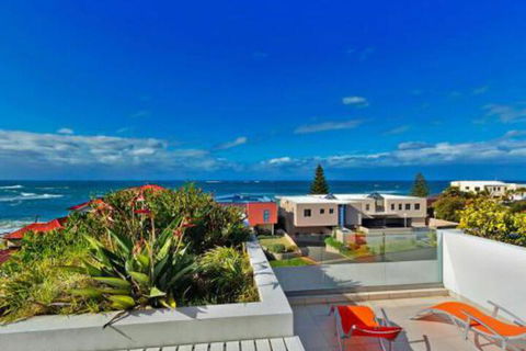 Catalina Luxury 9 - Darwin Holiday 1