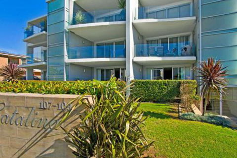 Catalina Luxury 9 - Darwin Holiday 5