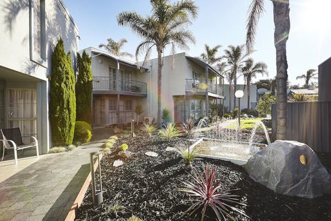 Whitecliffs Beach Resort - Darwin Holiday 1