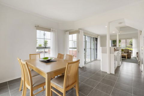 Whitecliffs Beach Resort - Darwin Holiday 6