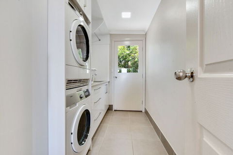 Smallwood - Darwin Holiday 6