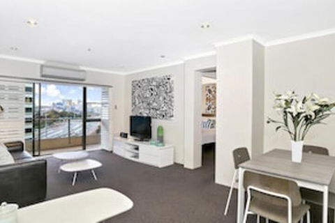 Sought After CBD Location YORK5 - Darwin Holiday 0