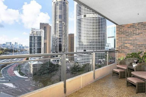 Sought After CBD Location YORK5 - Darwin Holiday 5