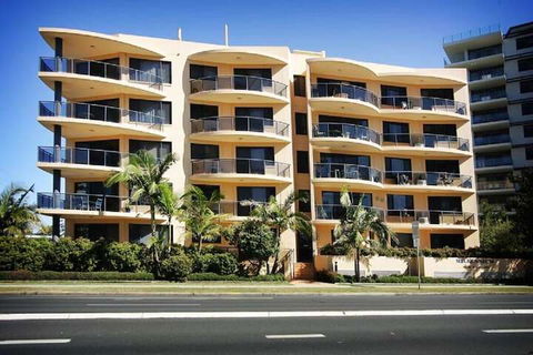 Millenium 101 - Darwin Holiday 1