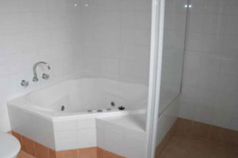 Millenium 101 - Darwin Holiday 5