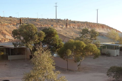 Di's Dugouts - Darwin Holiday 1