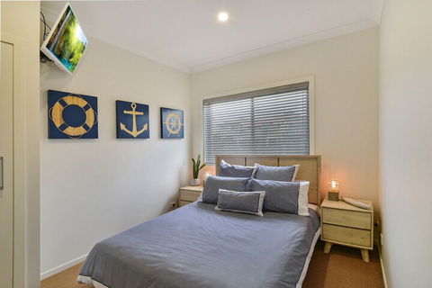 JoeAnne At Blue Bay Absolute Beachfront - Darwin Holiday 3