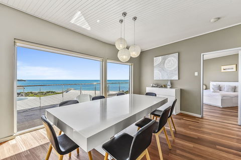 Aloha Waterfront Properties - Darwin Holiday 3