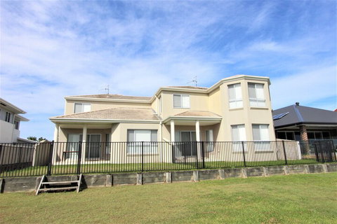 Riverview 2 - Darwin Holiday 1