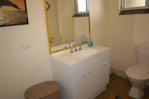 ANCHORAGE 1 - Darwin Holiday 2