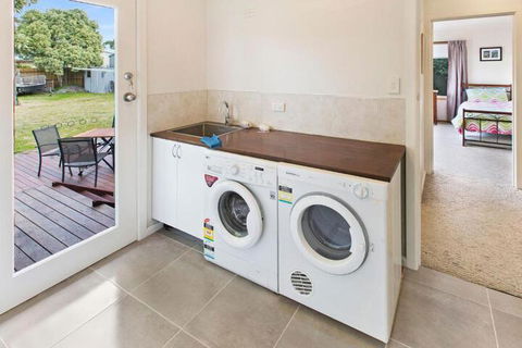 Sama Sama Walking Distance To Town & Water - Darwin Holiday 7