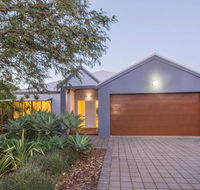 Daves Digs - Darwin Holiday