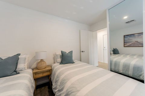 Sandcastle, 26a Winsor Street - Darwin Holiday 7