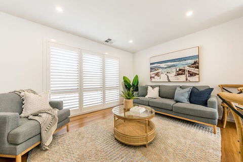 Sandcastle, 26a Winsor Street - Darwin Holiday 2