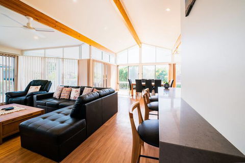 Beachfront Escape - Darwin Holiday 5