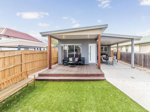 5B Genesta St. Cowes - Darwin Holiday 2
