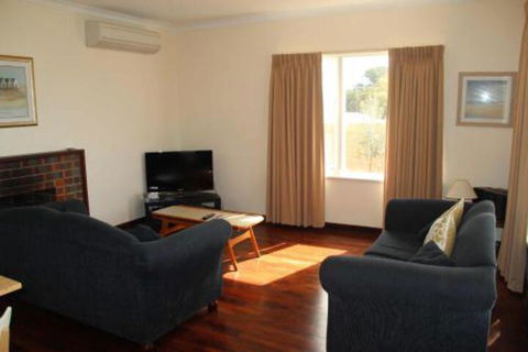 River Panorama Beach House - Darwin Holiday 7