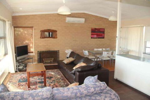 Sand N Sun Beach House - Darwin Holiday 6