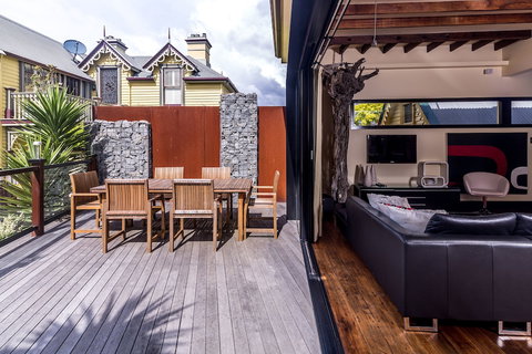 Corinda Contemporary - Darwin Holiday 6