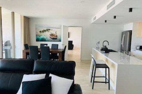 Cosmopolitan Exclusive Rental Apartments - Darwin Holiday 0