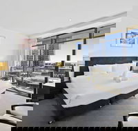 Holiday Holiday Circle On Cavill - Darwin Holiday