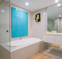 29 / F Private Apartment in Iconic Q Resort  Spa. Ocean  River Views - Darwin Holiday