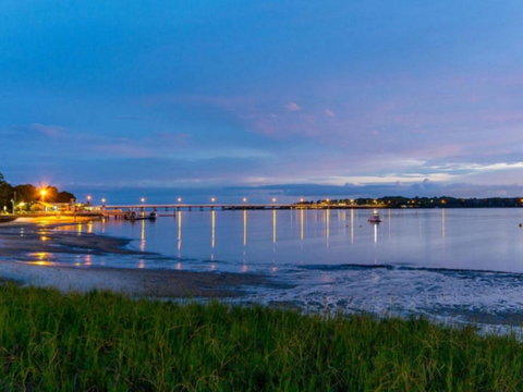 Private Canal Duplex With Pontoon Oleander Drive Bongaree - Darwin Holiday 2
