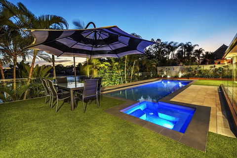Just In Paradise Waterfront 5 Bedroom Deluxe House Central Broadbeach Location - Darwin Holiday 2